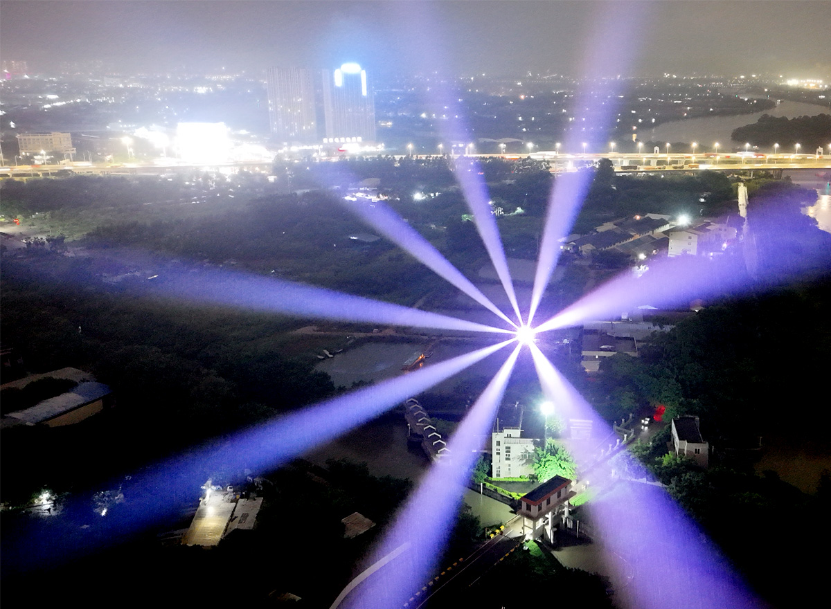 Outdoor Waterproof Laser Beam Moving Head Light 7 Lumière principale mobile imperméable extérieure de faisceau de laser 7